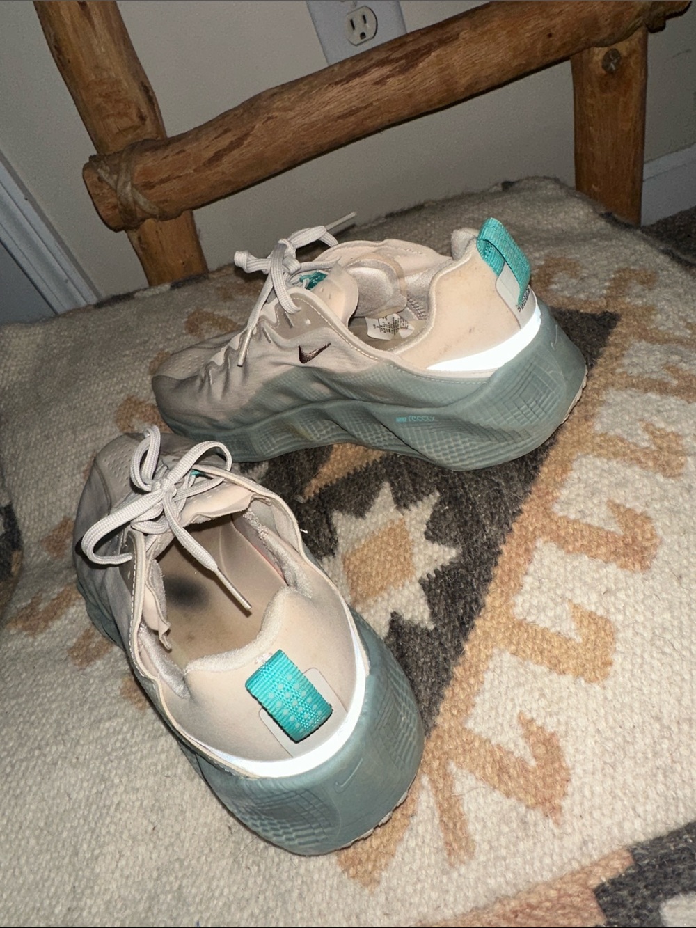 Nike Rovers - Picture 3 of 4